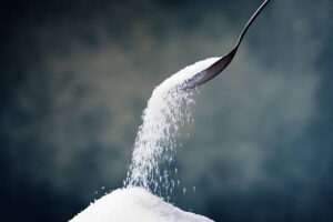 SDugar pouring from spoon